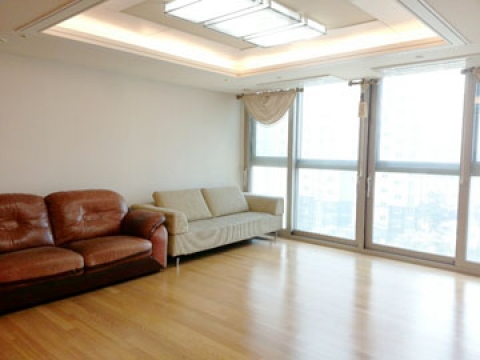 Singongdeok-dong Apartment (High-Rise)