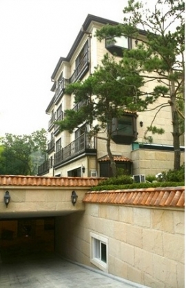 Cheongun-dong Villa