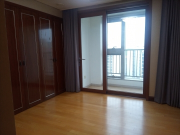 Yongsan-dong 5(o)-ga Apartment (High-Rise)