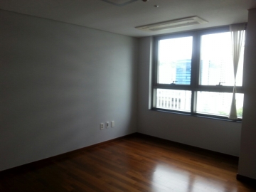 Sunhwa-dong Efficency Apartment